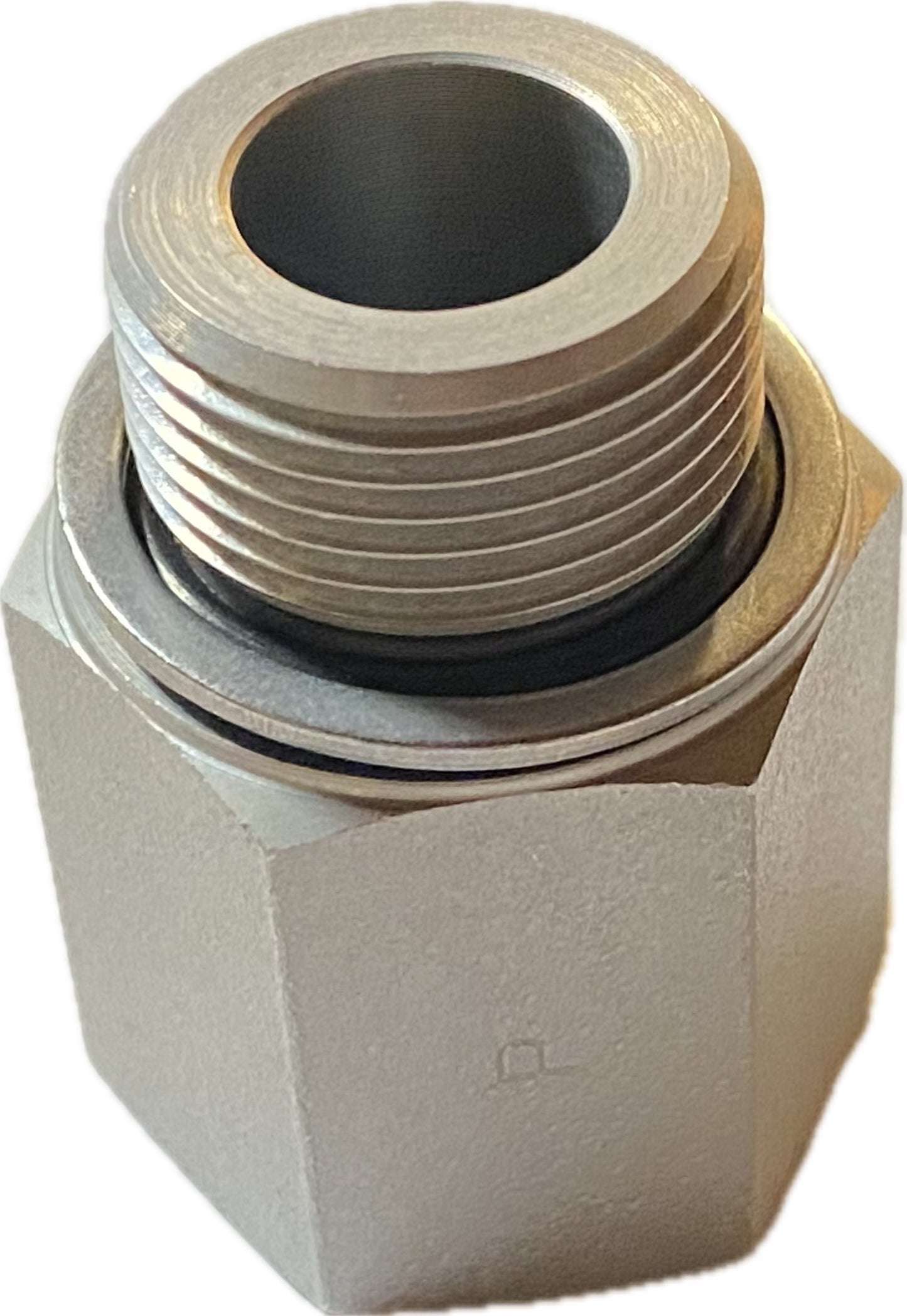 Air Reserve Tank Adapter. Metric ORR - Female Pipe. (Part No. M22-1/2F80HGS)